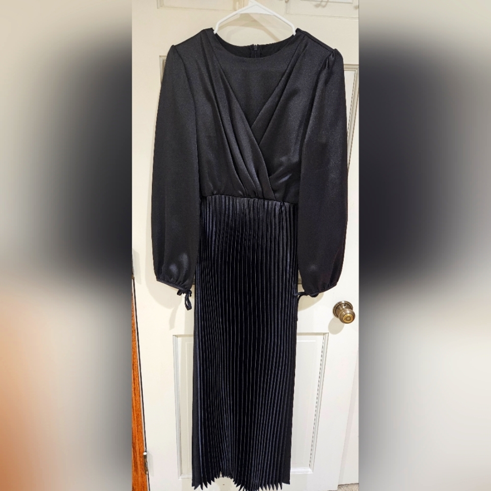 ANNAH HARIRI Elegant Maxi Dress